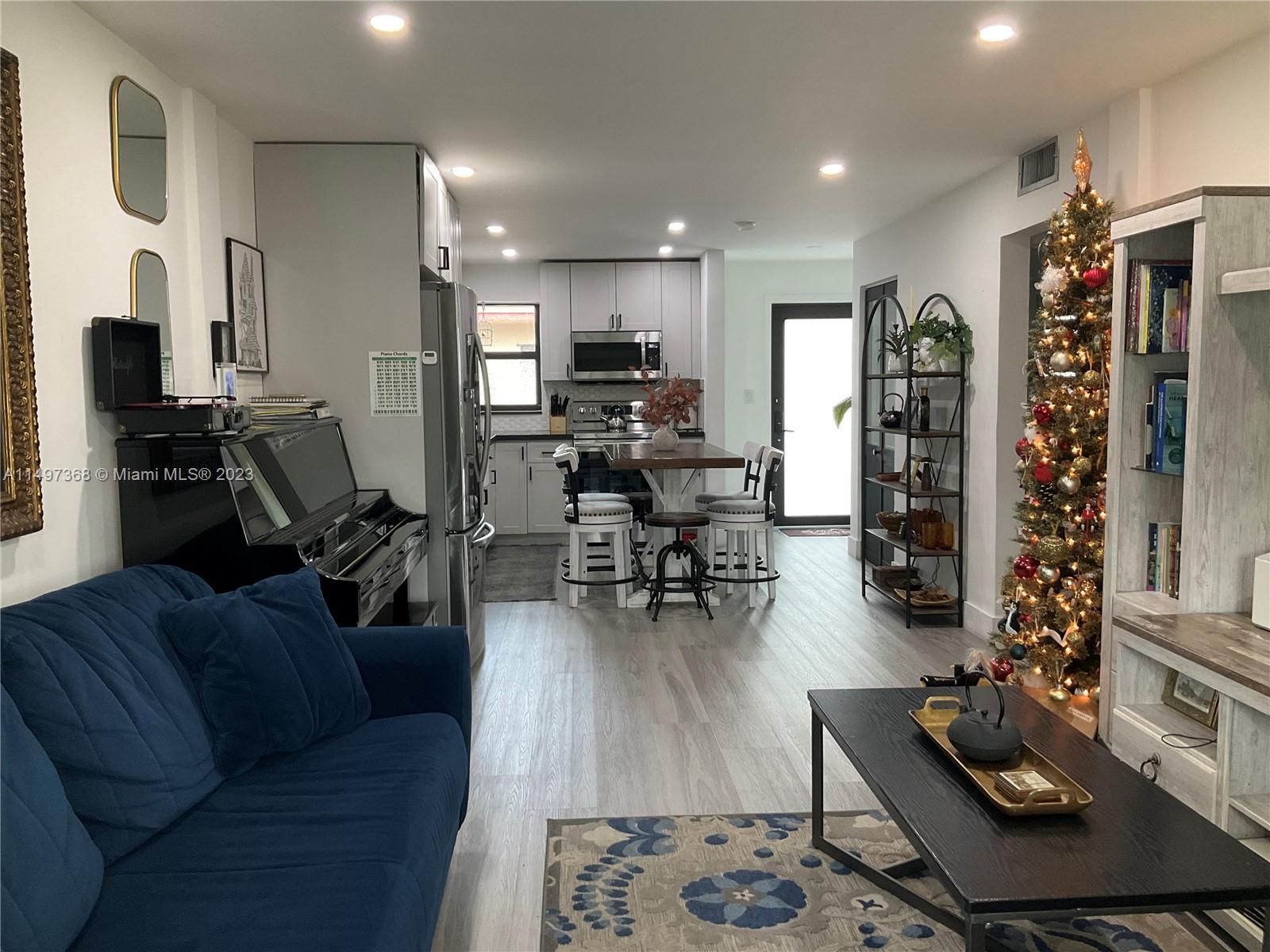 Photo of 3800 Palm Ave #219 in Hialeah, FL