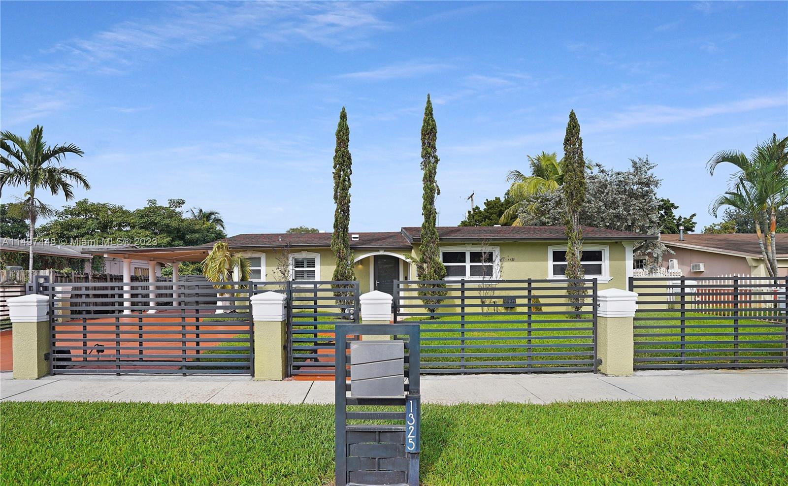 Photo of 1325 NW 196th Ter in Miami Gardens, FL