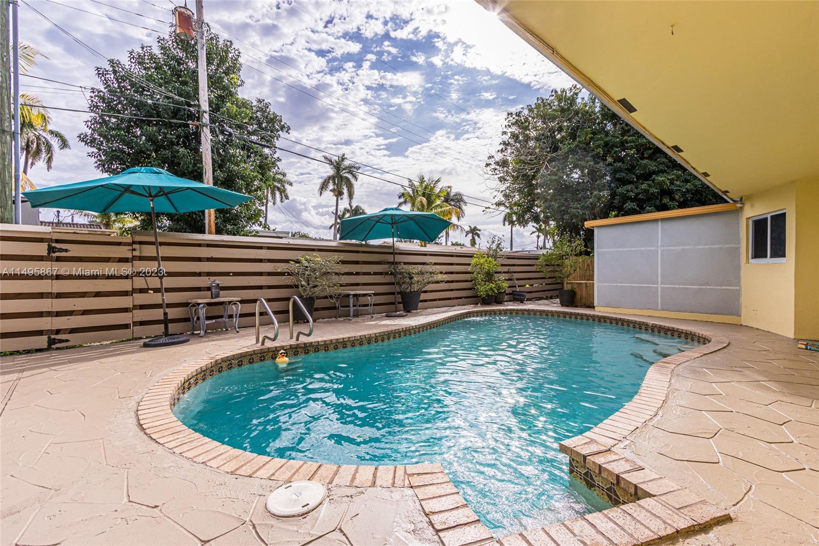 Photo of 1013 N 13th Ter in Hollywood, FL