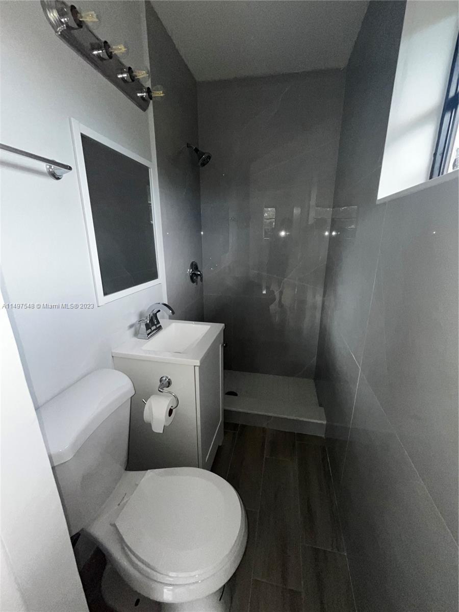 Photo of 1230 NE 155th St in North Miami Beach, FL