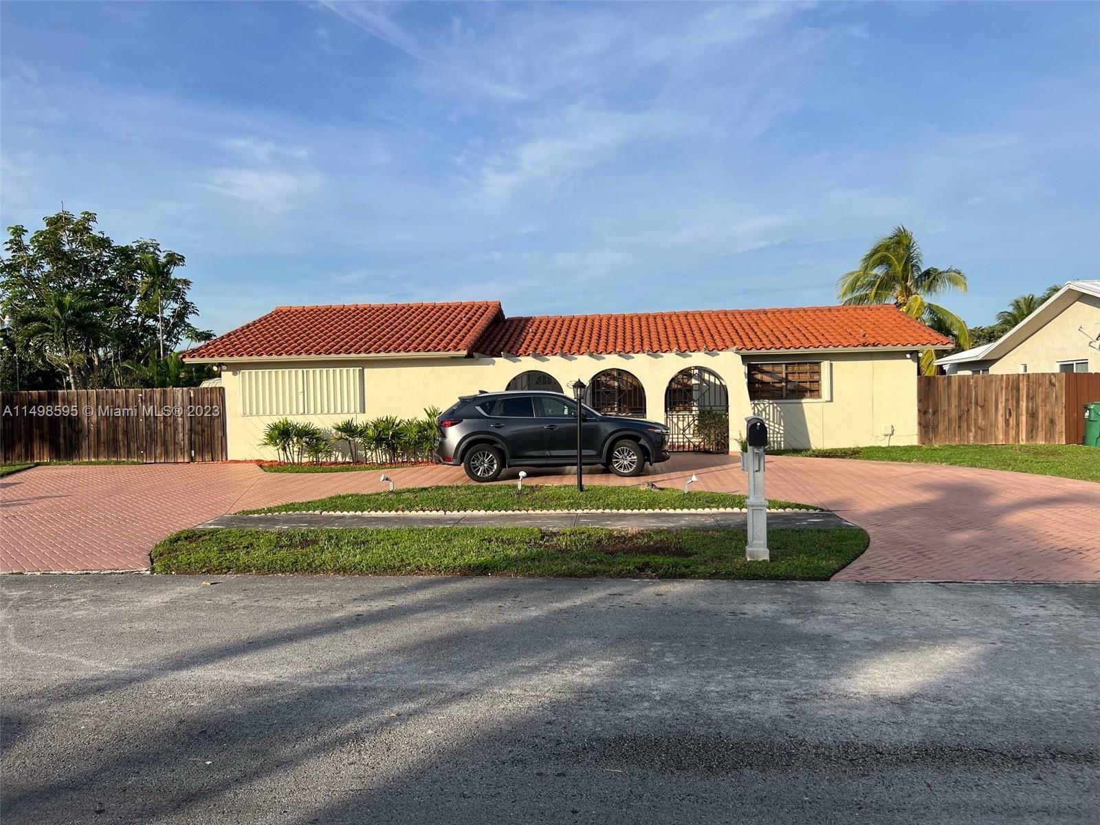 Photo of 6700 SW 107th Ct in Miami, FL