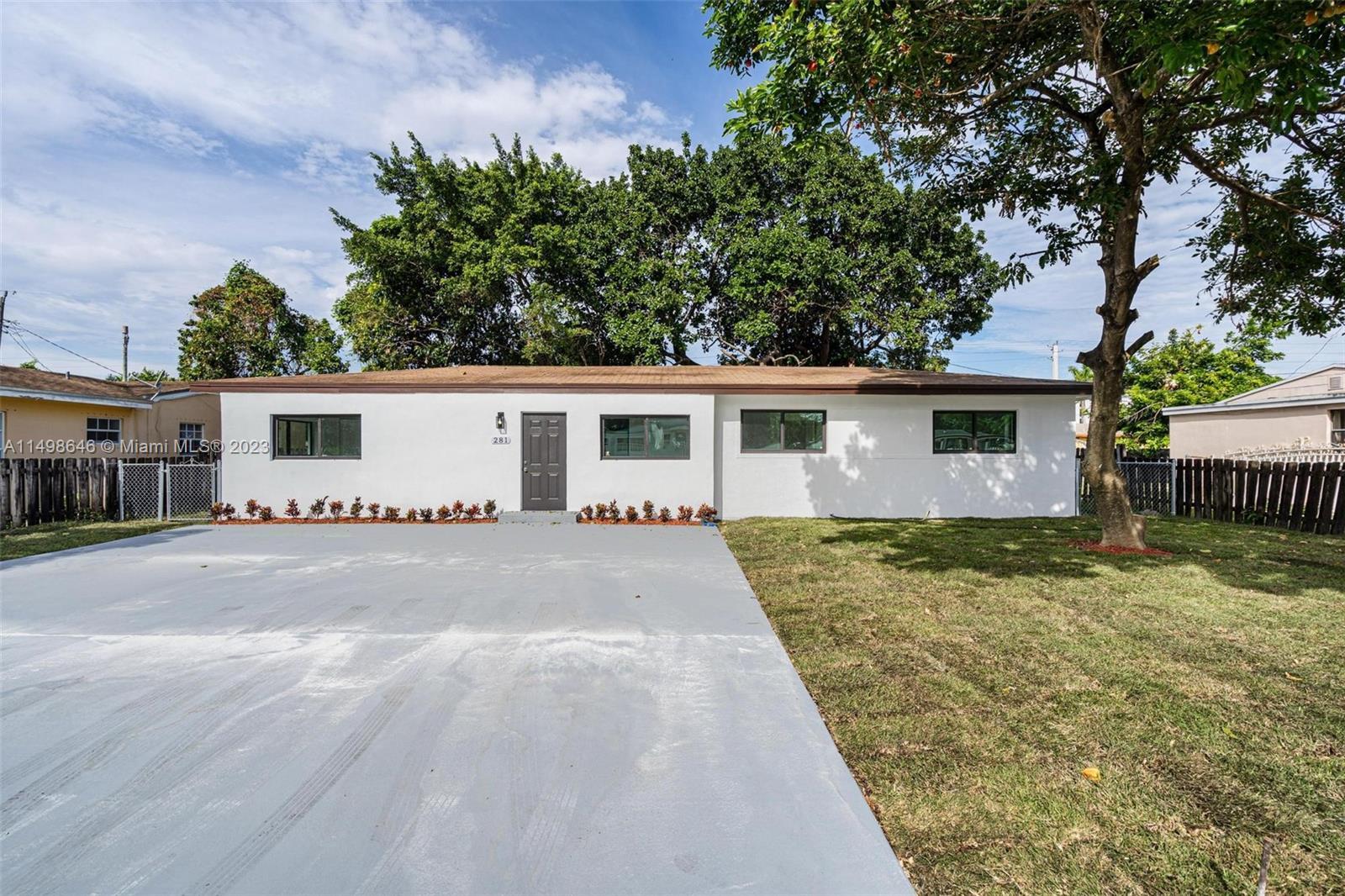 Photo of 281 NW 182nd Ter in Miami Gardens, FL