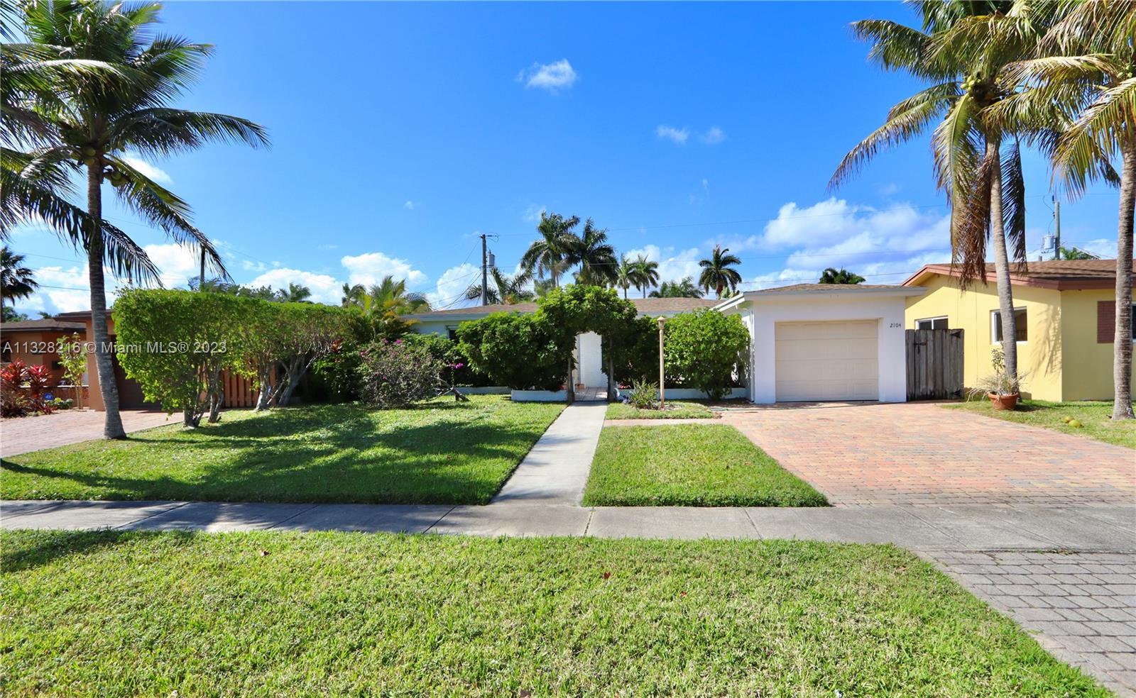 Photo of 2104 N 14th Ct in Hollywood, FL