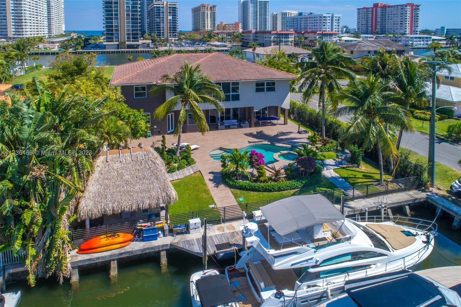 Photo of 552 Palm Dr in Hallandale Beach, FL