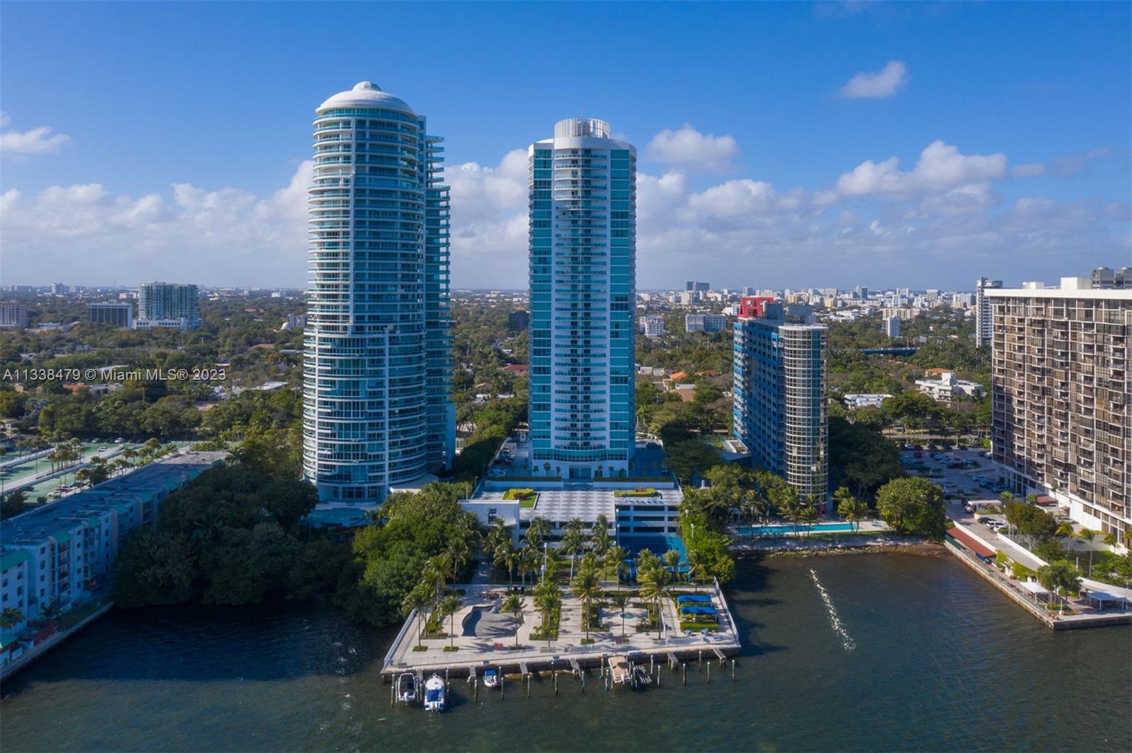 Great 1 bedroom apartment in the sought-after Skyline on Brickell! Unit features brand-new, stainles
