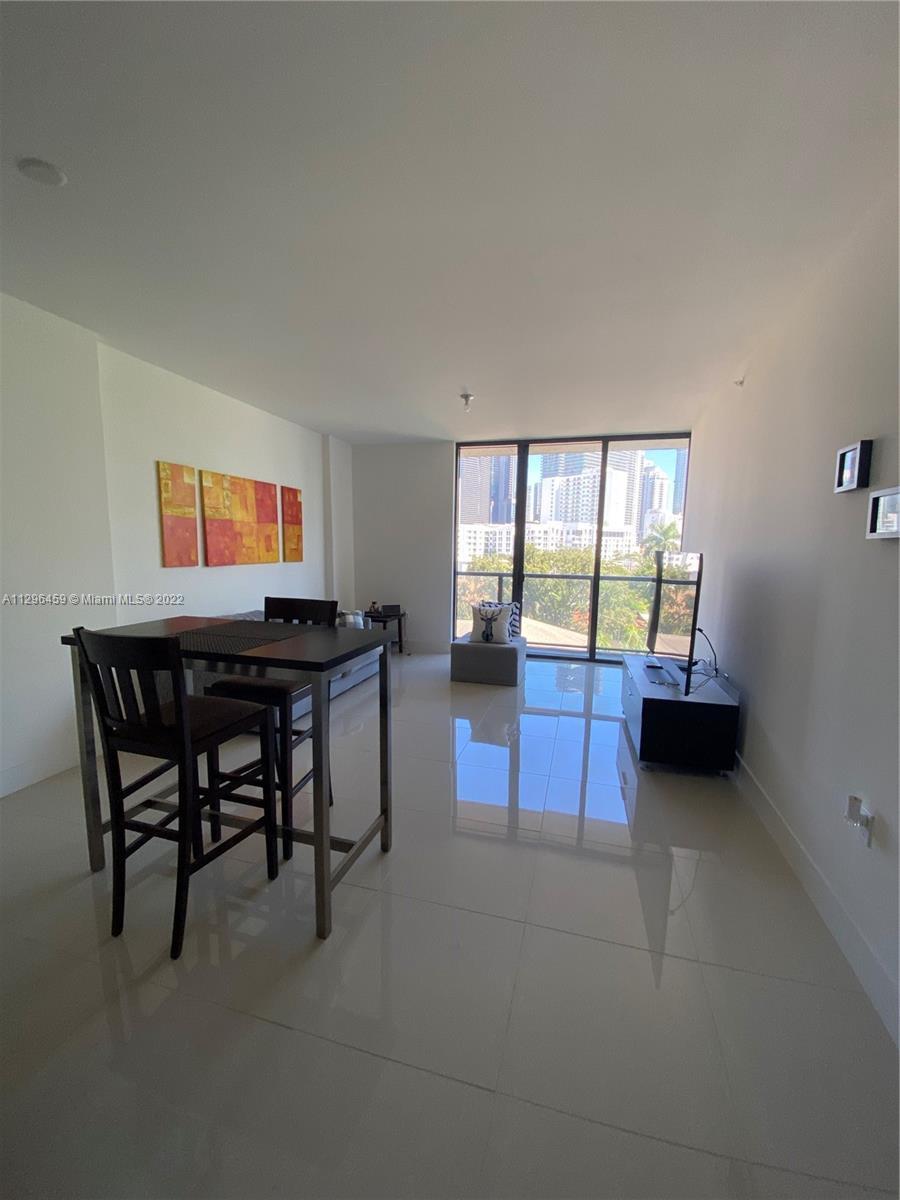 Centrally located in the heart of Brickell area. 1 Bedroom 1 Bath unit with top of the line applianc