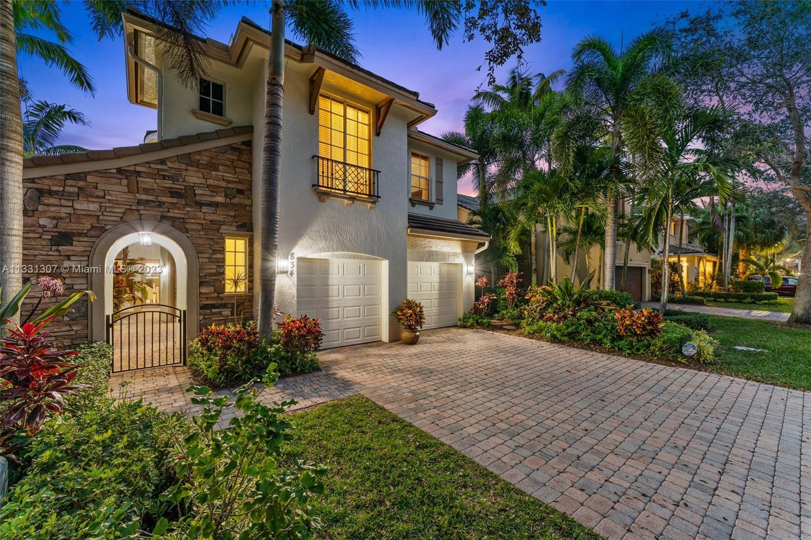 Photo of 834 Madison Ct in Palm Beach Gardens, FL