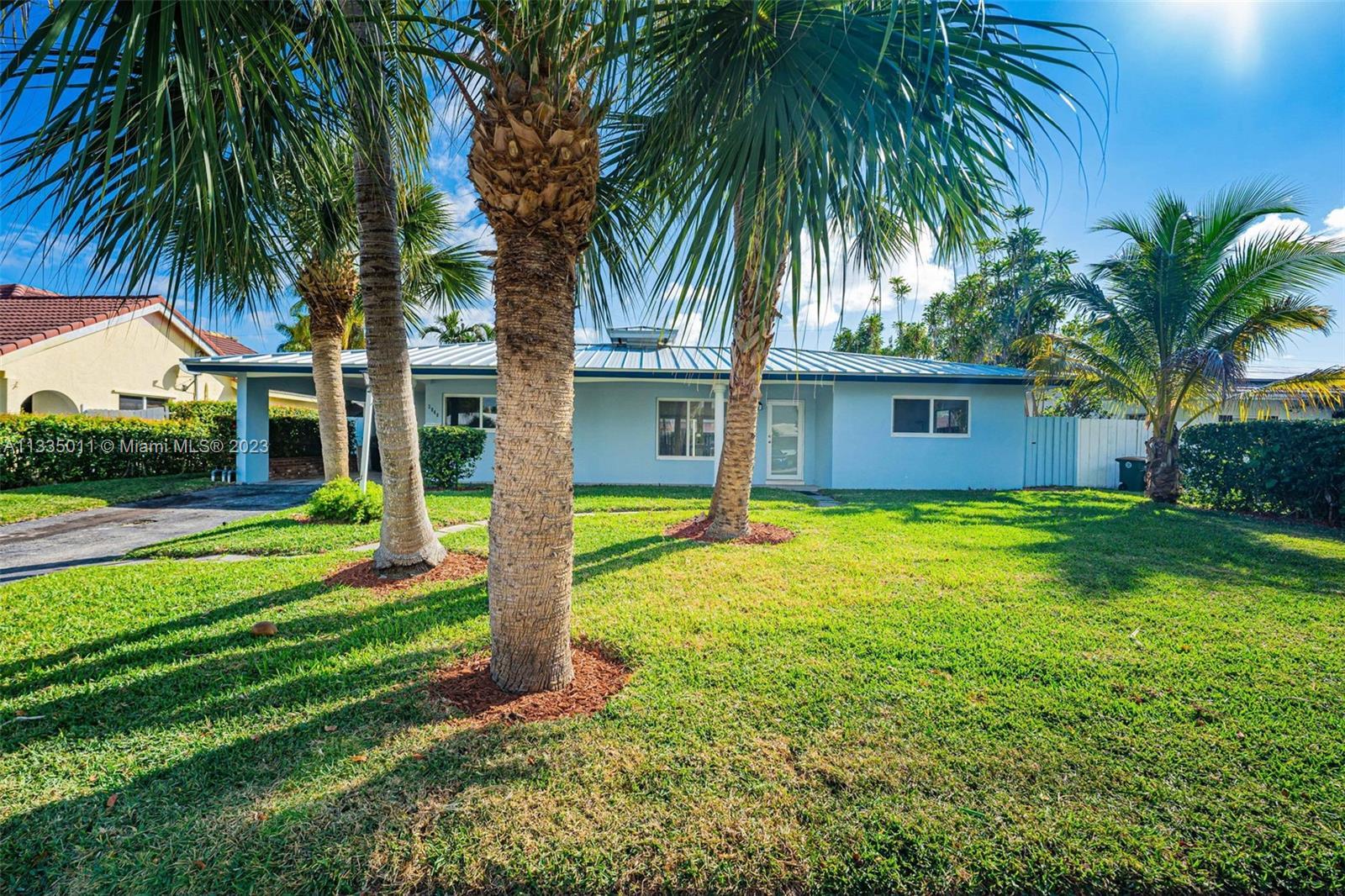 Beautifully renovated pool home in the heart of Lighthouse Point. Home features 3 bedrooms and 2 bat