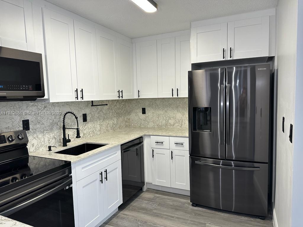 Photo of 20741 NE 4th Ct #101 in Miami, FL