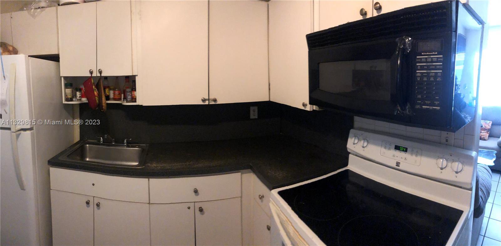 Photo of 6301 SW 22nd St in Miramar, FL