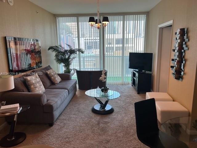 Amazing 2 bedrooms (1 bed + 1 den converted to a bedroom), 2 bathrooms unit with the best location o