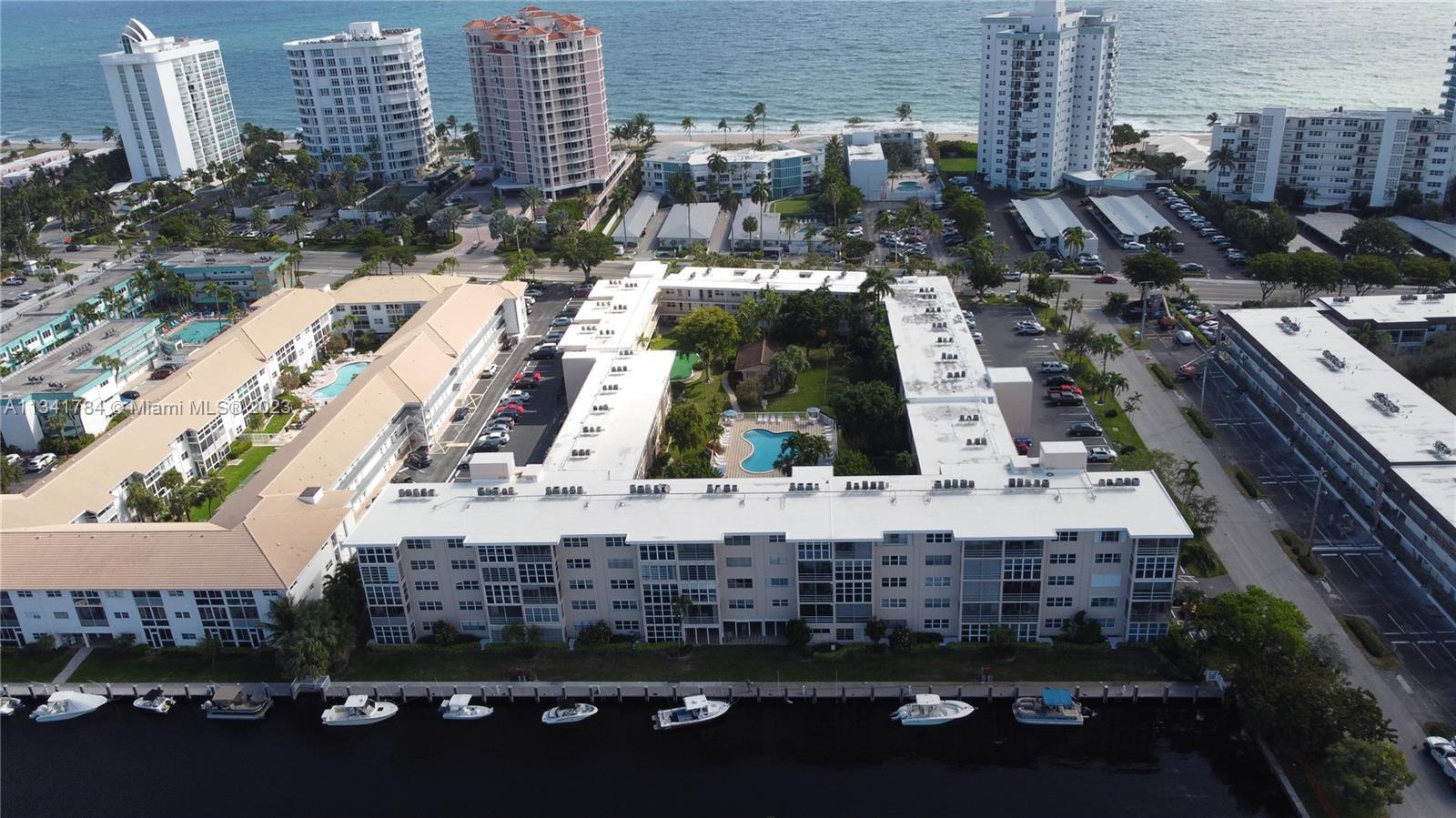 Enjoy Life in Lauderdale By The Sea in this Peaceful 1st floor unit with plenty of light and garden 