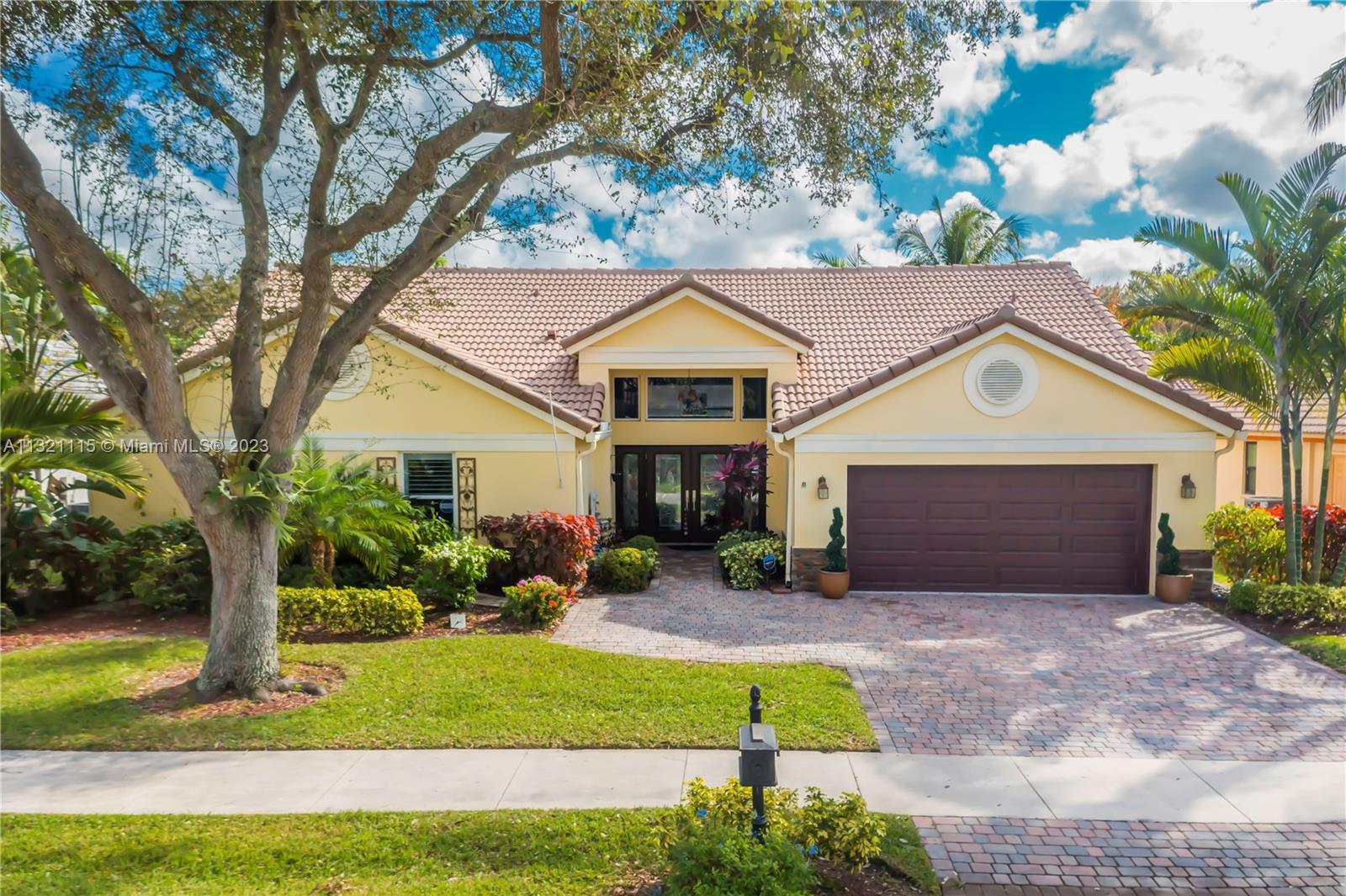 Photo of 9612 Ridgecrest Ct in Davie, FL