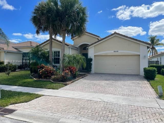 Photo of 10720 Oak Bend Wy in Wellington, FL