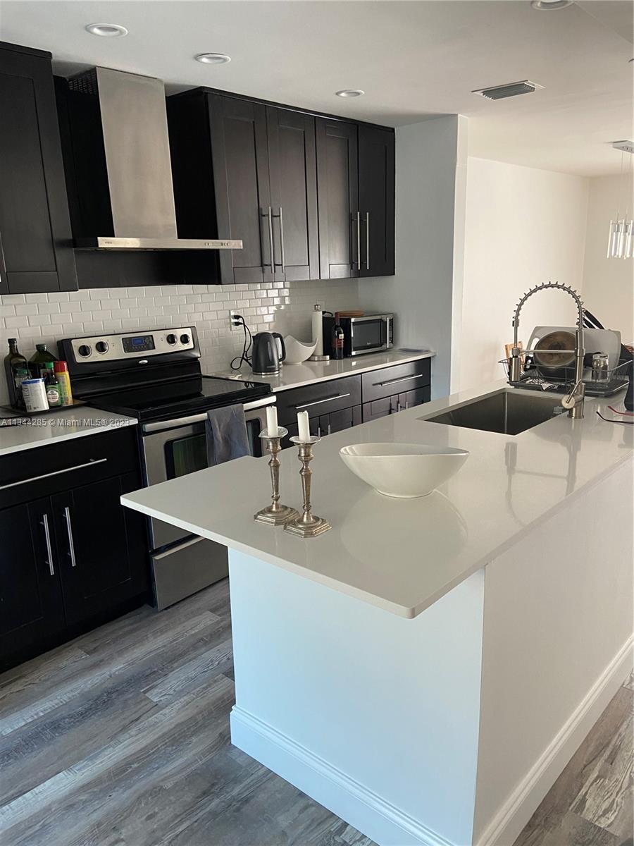 Photo of 8232 NW 8th Pl #4 in Plantation, FL