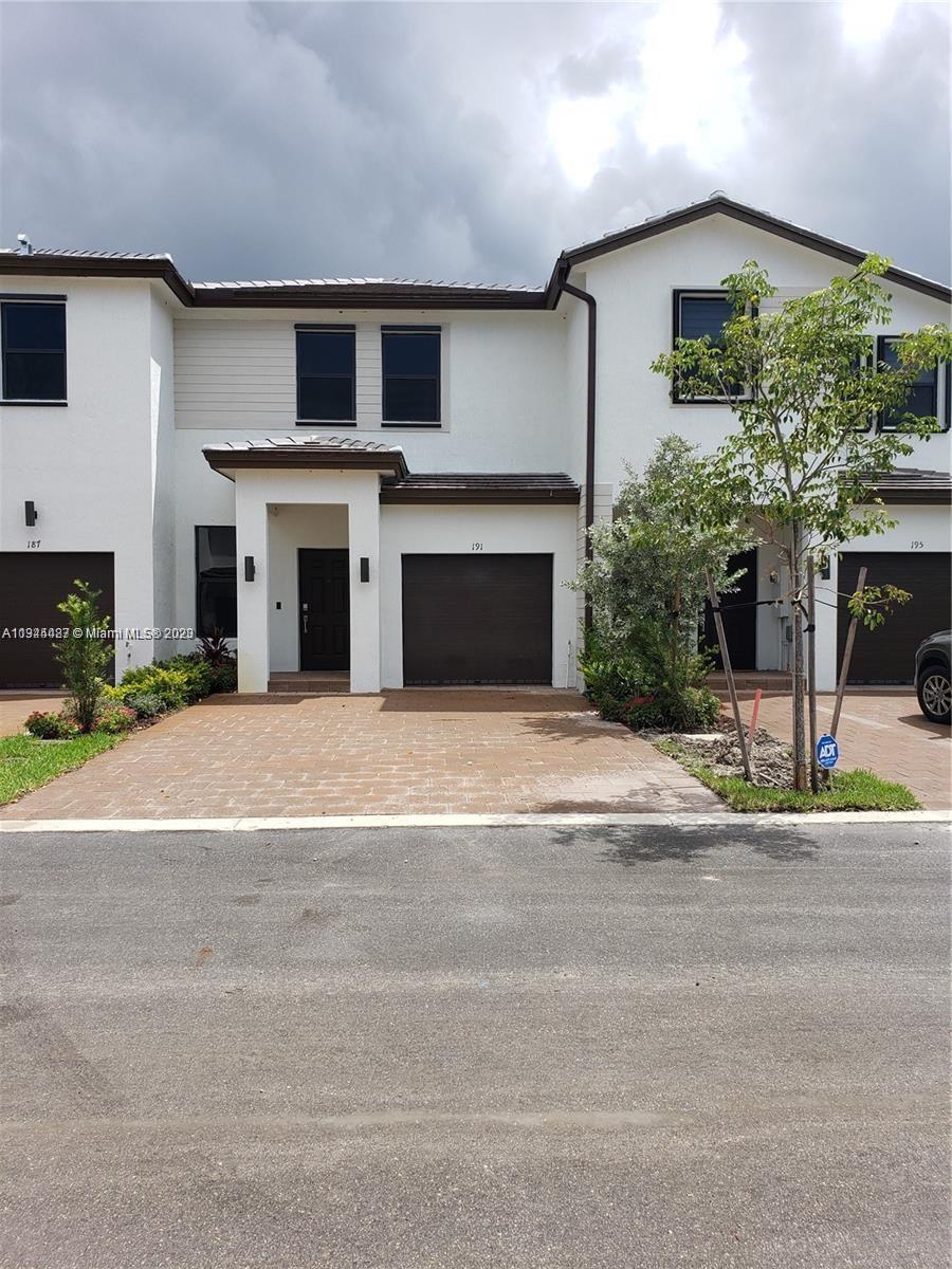 Photo of 191 SW 185th Wy in Pembroke Pines, FL