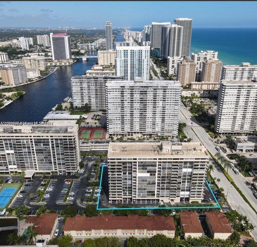 Fully renovated apartment in Hallandale Beach, just across the street from the beach with Easy BEACH