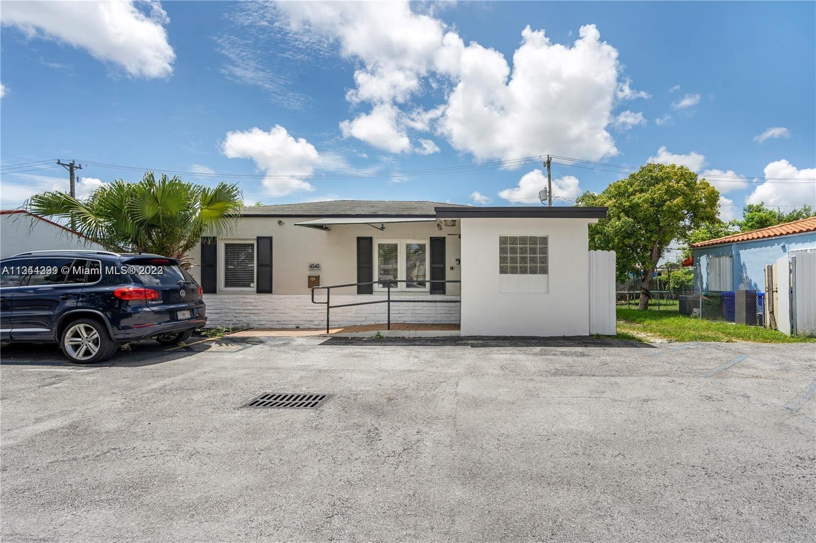 Photo of 4540 NW 7th St in Miami, FL