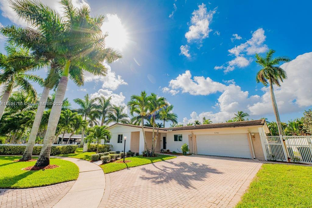 Photo of 5780 SW 18th St in Plantation, FL