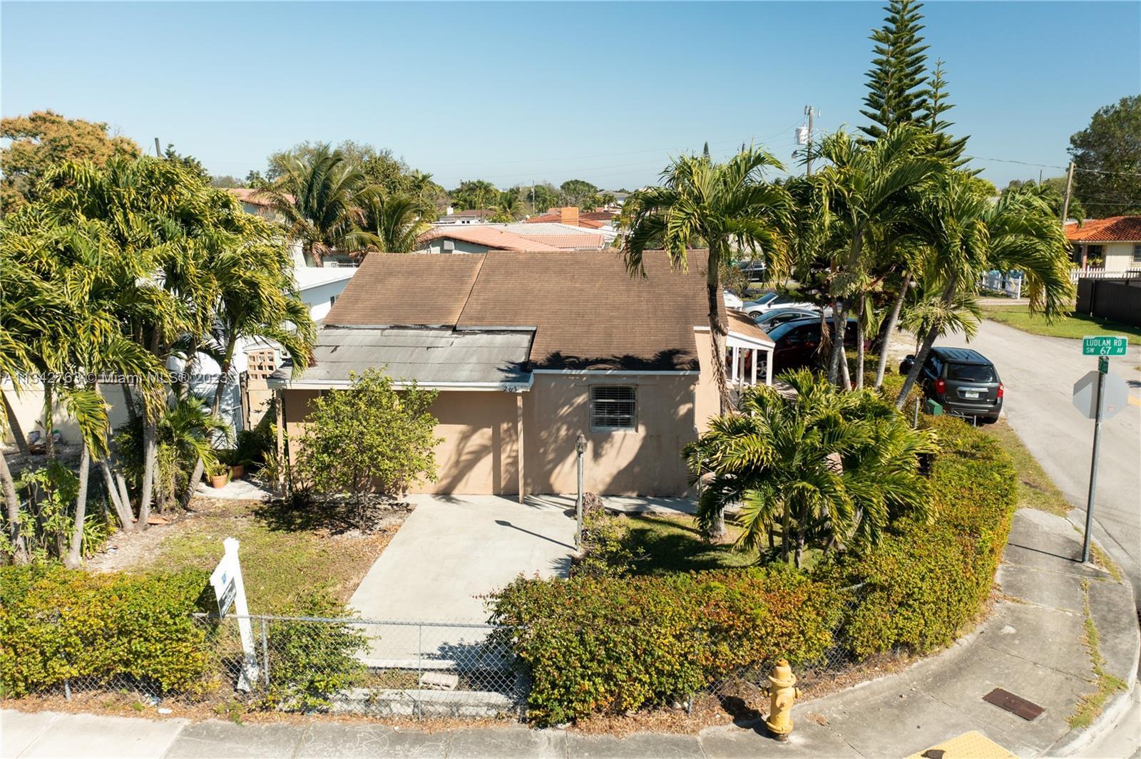 Photo of 2633 SW 67th Ave in Miami, FL