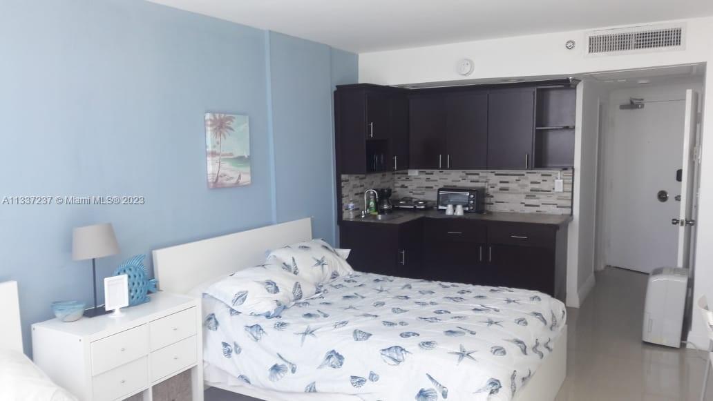 Photo of 5445 Collins Ave #402 in Miami Beach, FL