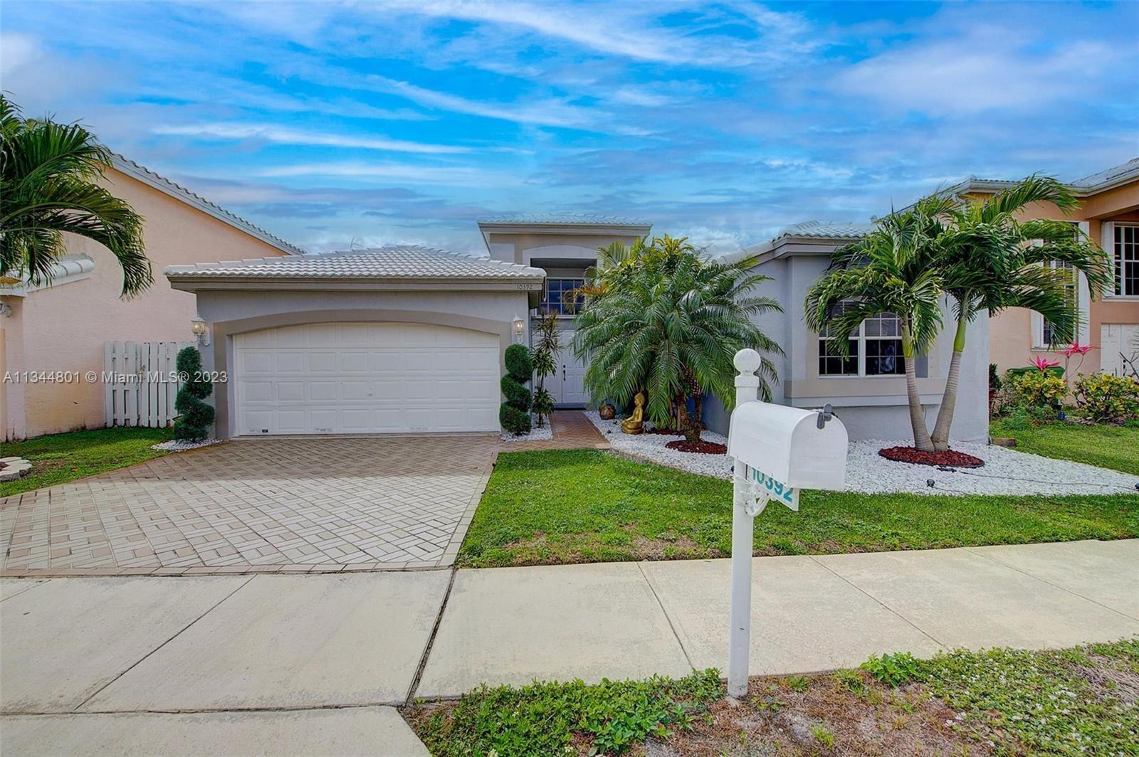 Photo of 10392 SW 9th Ln in Pembroke Pines, FL