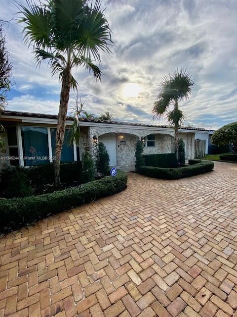 This 4 bedroom, 3-1/2 bath home was totally renovated in 2021, Open floor plan with huge 20x20 famil