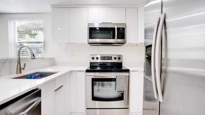 Photo of 875 NW 2nd St in Miami, FL