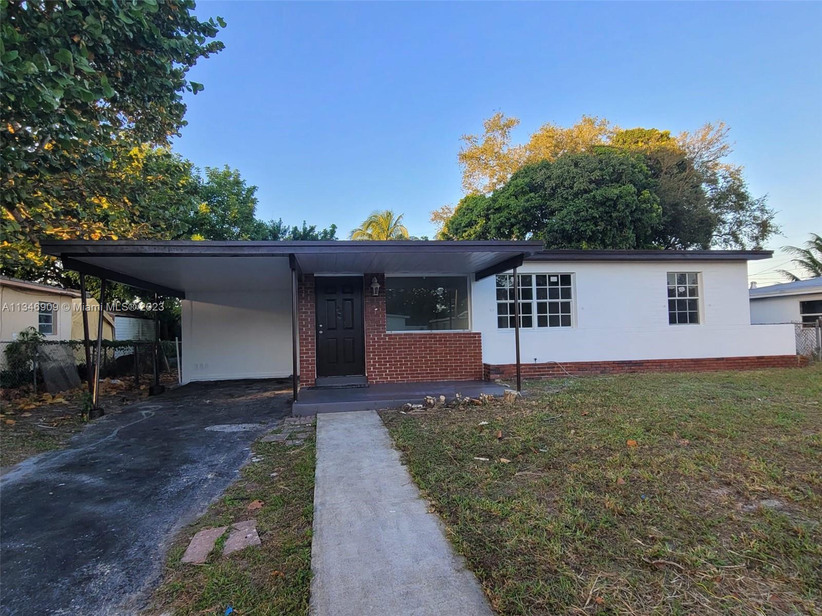 Photo of 4251 SW 40th St in West Park, FL