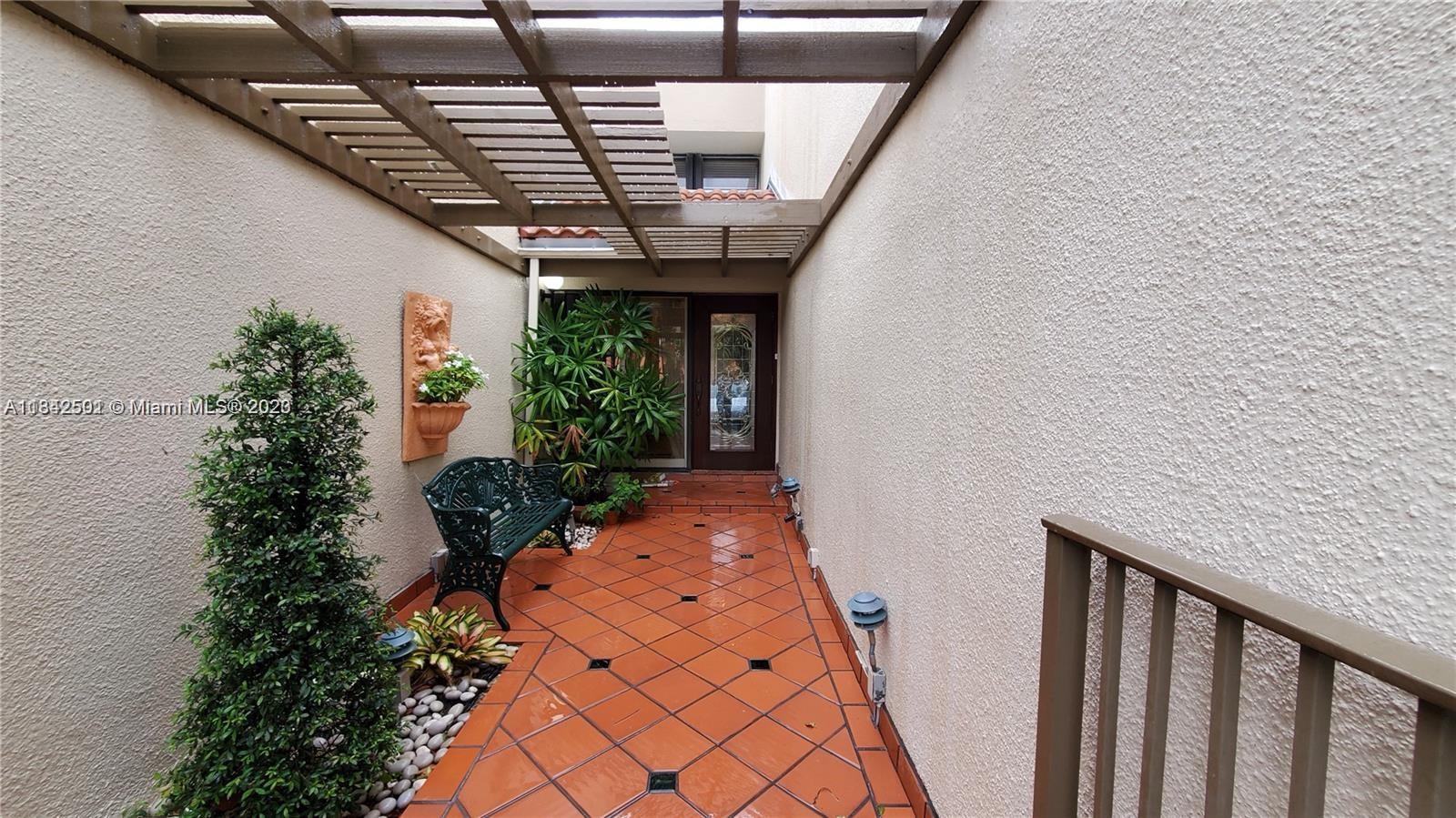 Photo of 8129 SW 87th Ter in Miami, FL