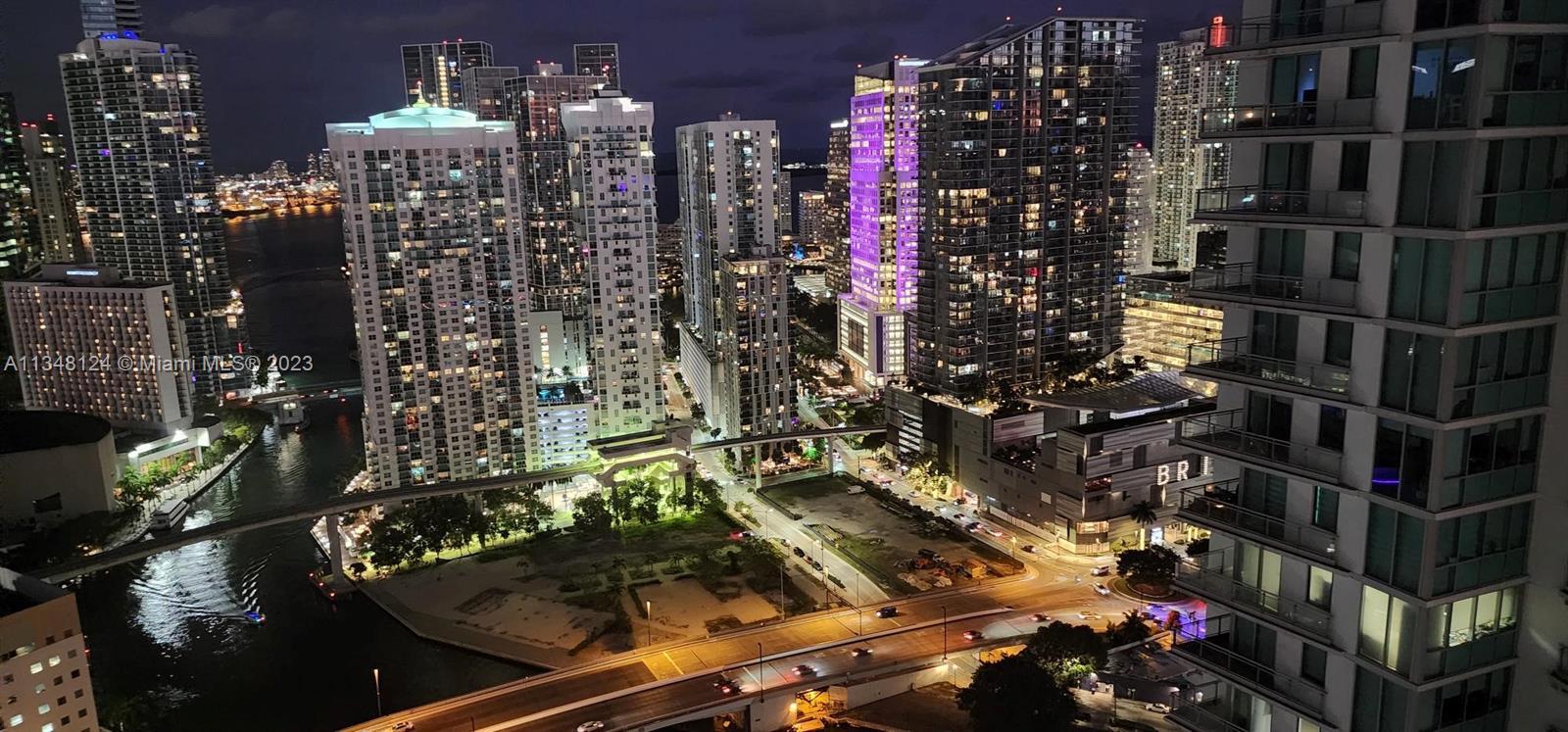 Photo of 90 SW 3rd St #4209 in Miami, FL