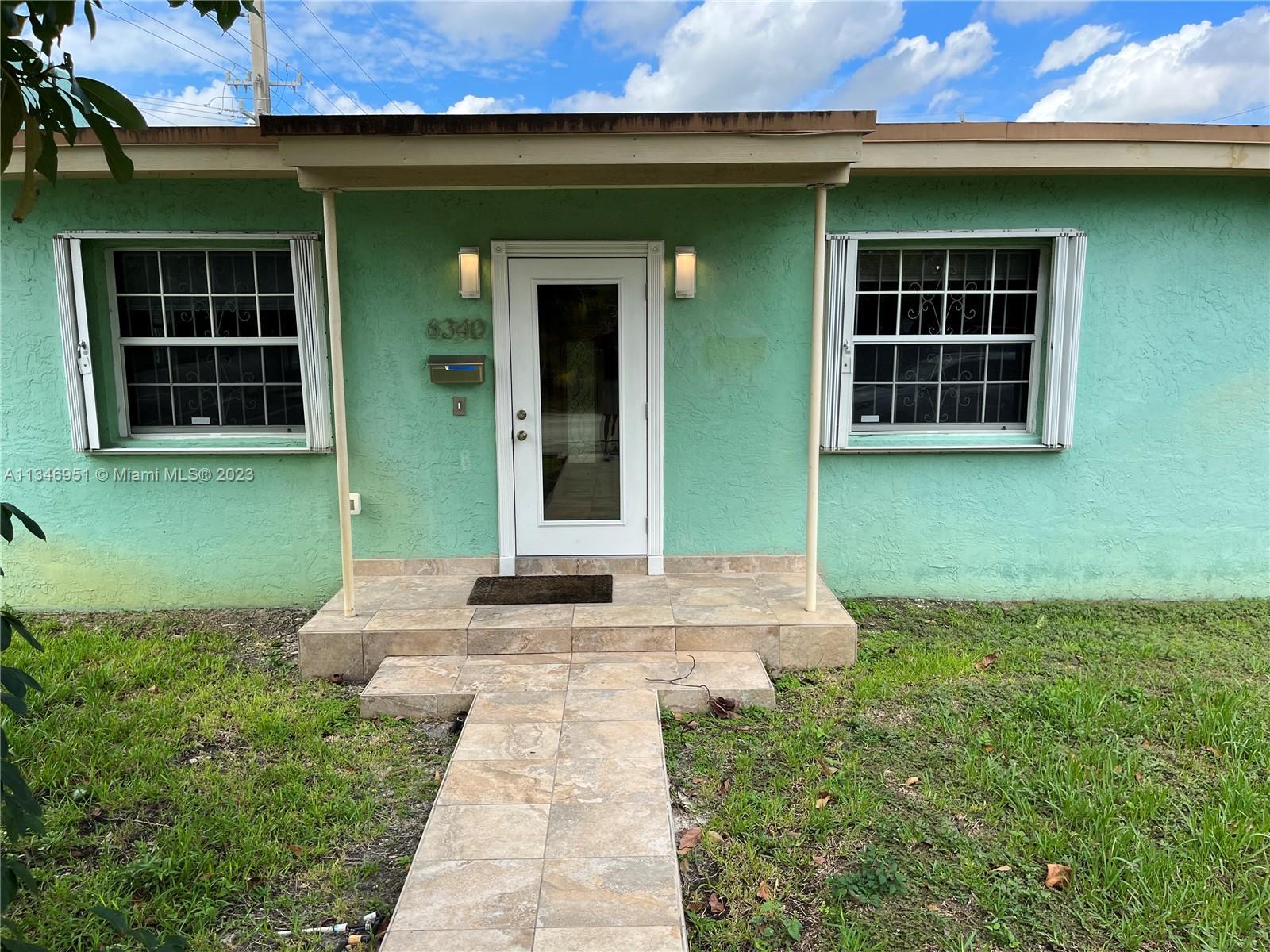 Photo of 6340 SW 58th Ave #1 in Miami, FL