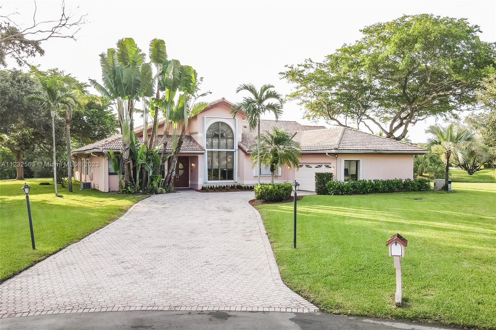 Photo of 11939 Acorn Dr in Davie, FL