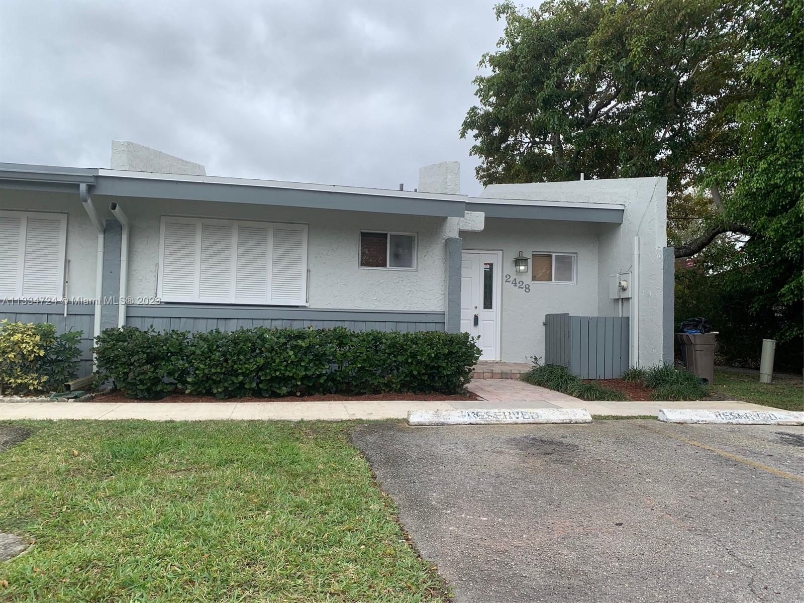 Photo of 2428 N 37th Ave in Hollywood, FL