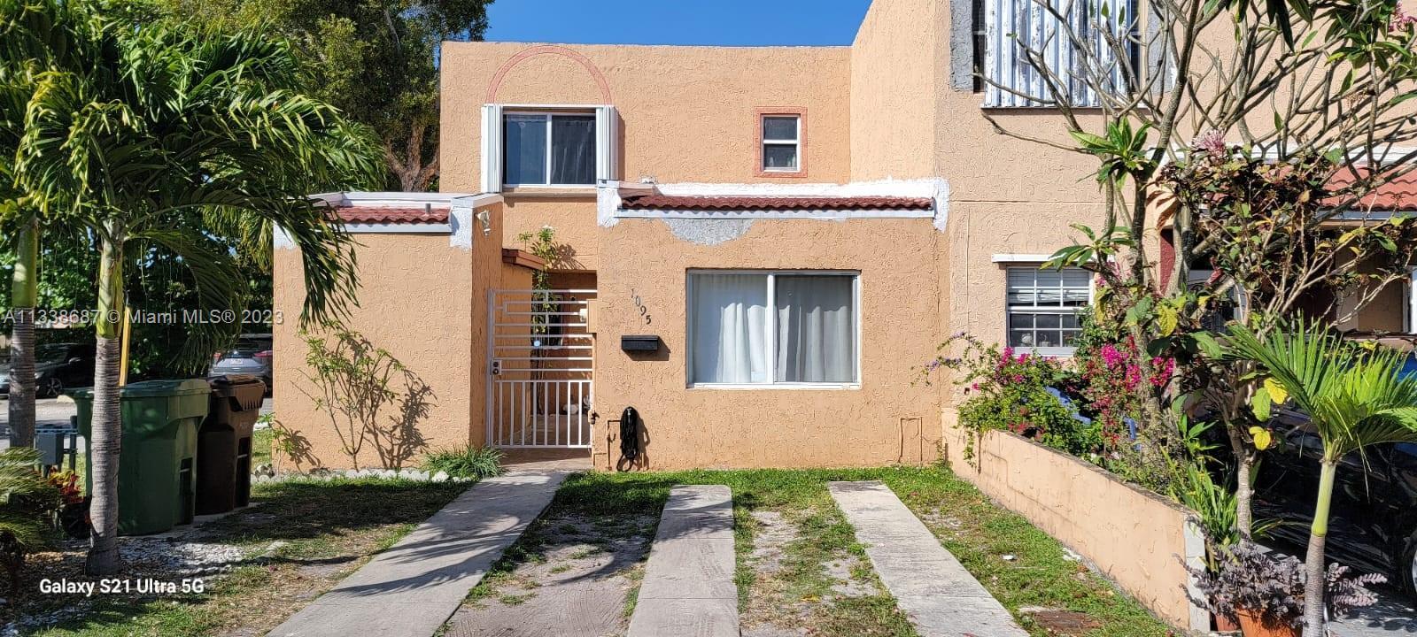 Photo of 1095 W 44th Ter #37 in Hialeah, FL