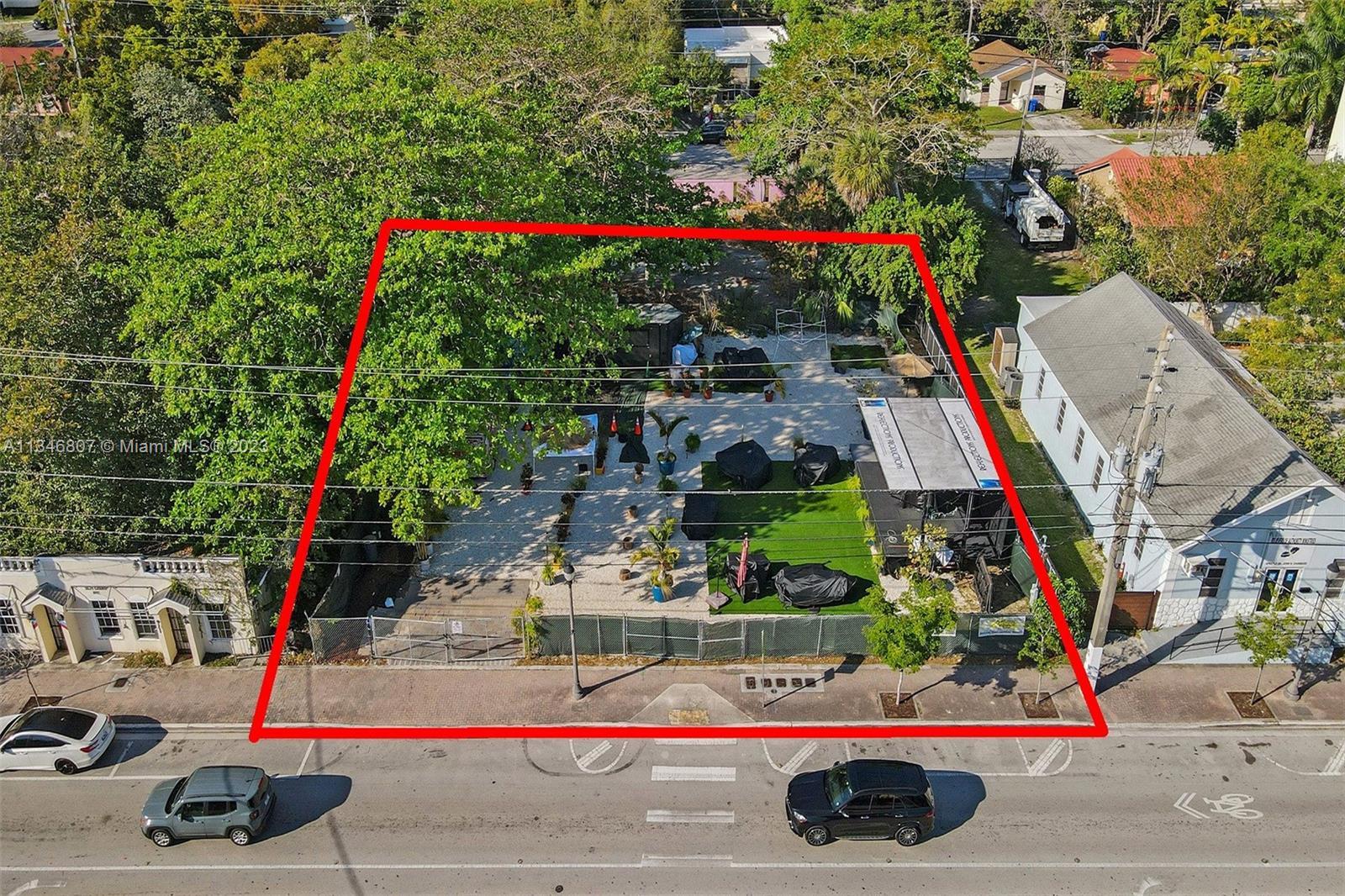 Photo of 3659 Grand Ave in Miami, FL