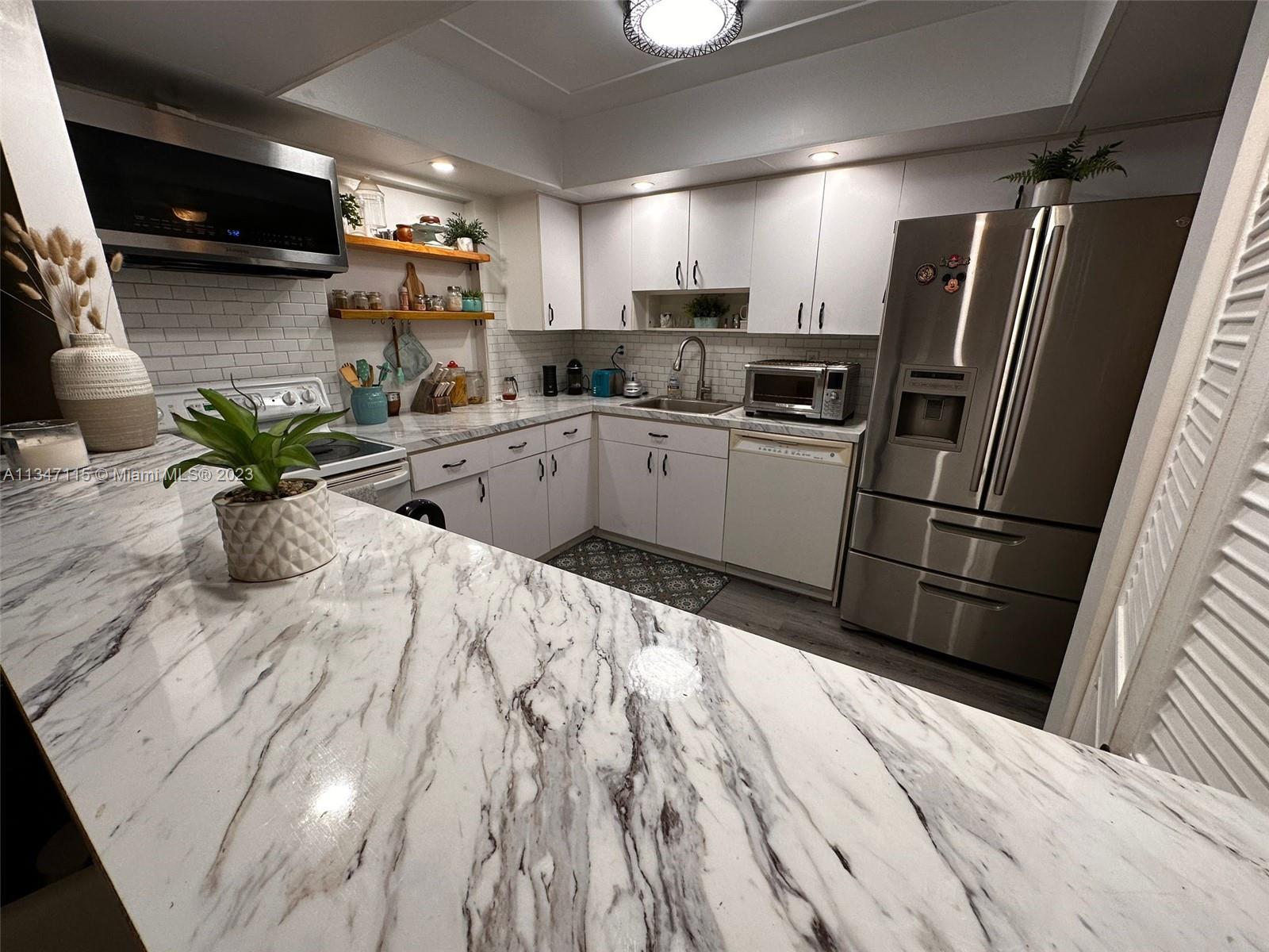 Location Location Location! All ages community!!
Spacious Bright  Modern and recently remodeled fir