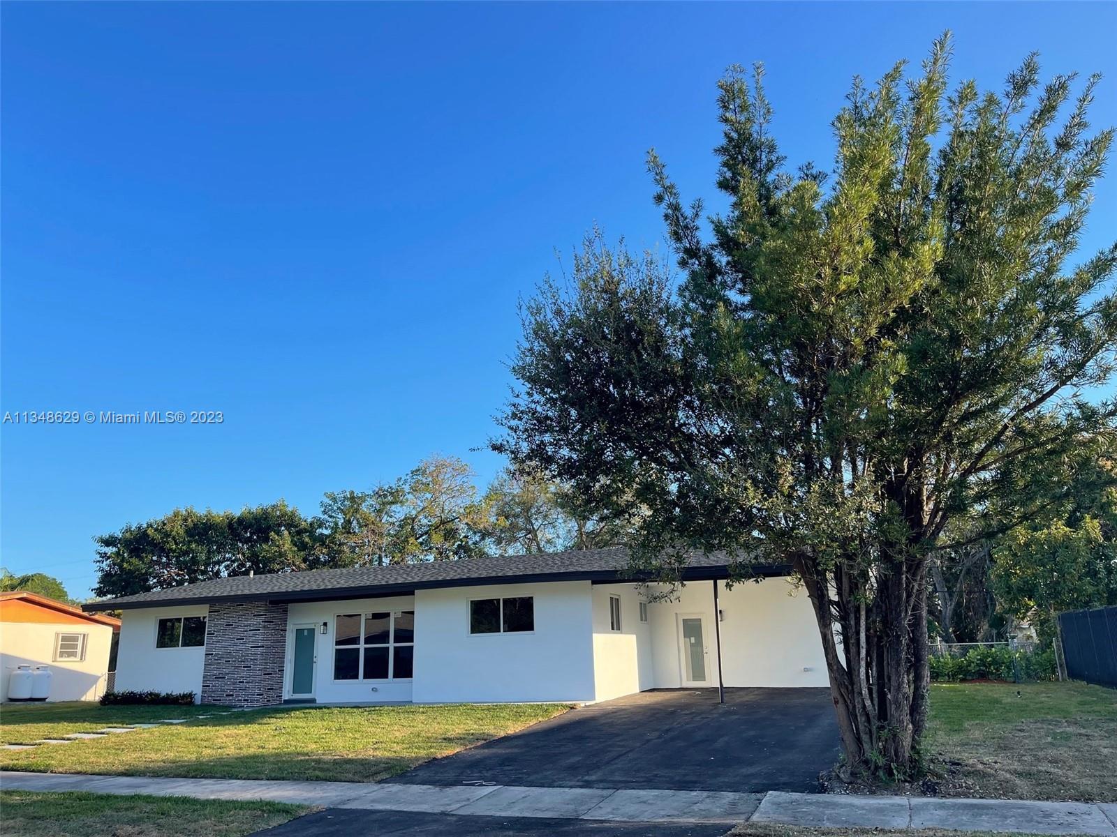 Photo of 1180 NE 200th Ter in Miami, FL