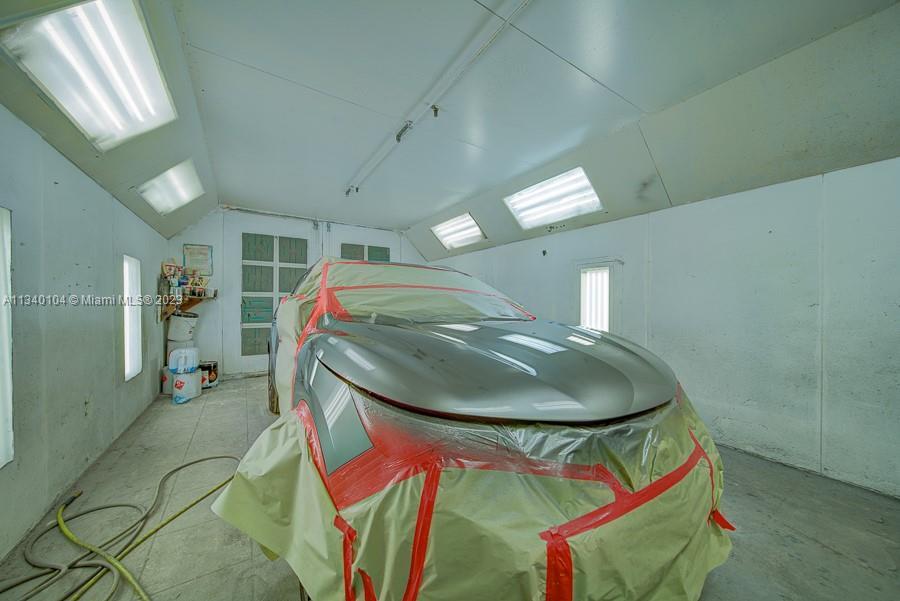 Photo of Paint & Bodyshop For Sale In Hialeah in Miami, FL