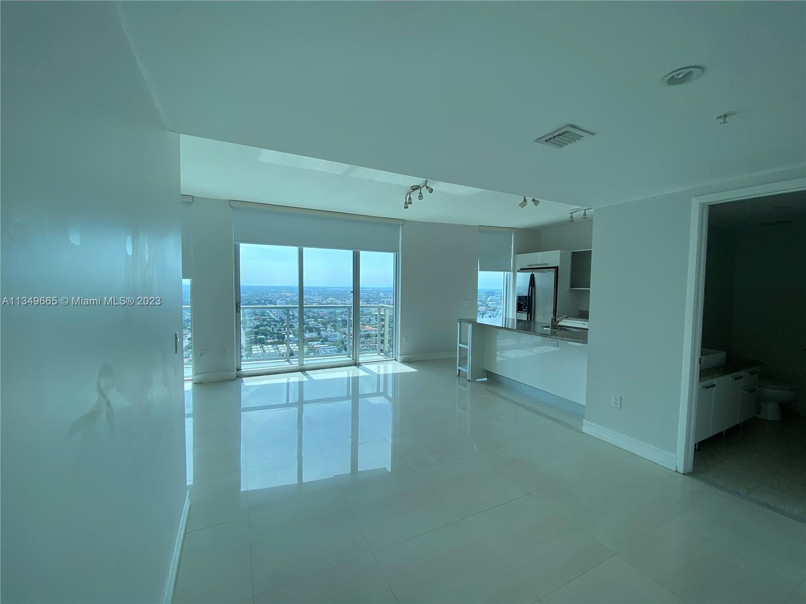 Photo of 185 SW 7th St #4200 in Miami, FL