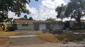 3BR/2 Bathroom home with screened in pool in wonderful Miami Springs, House is 2 blocks away from sc