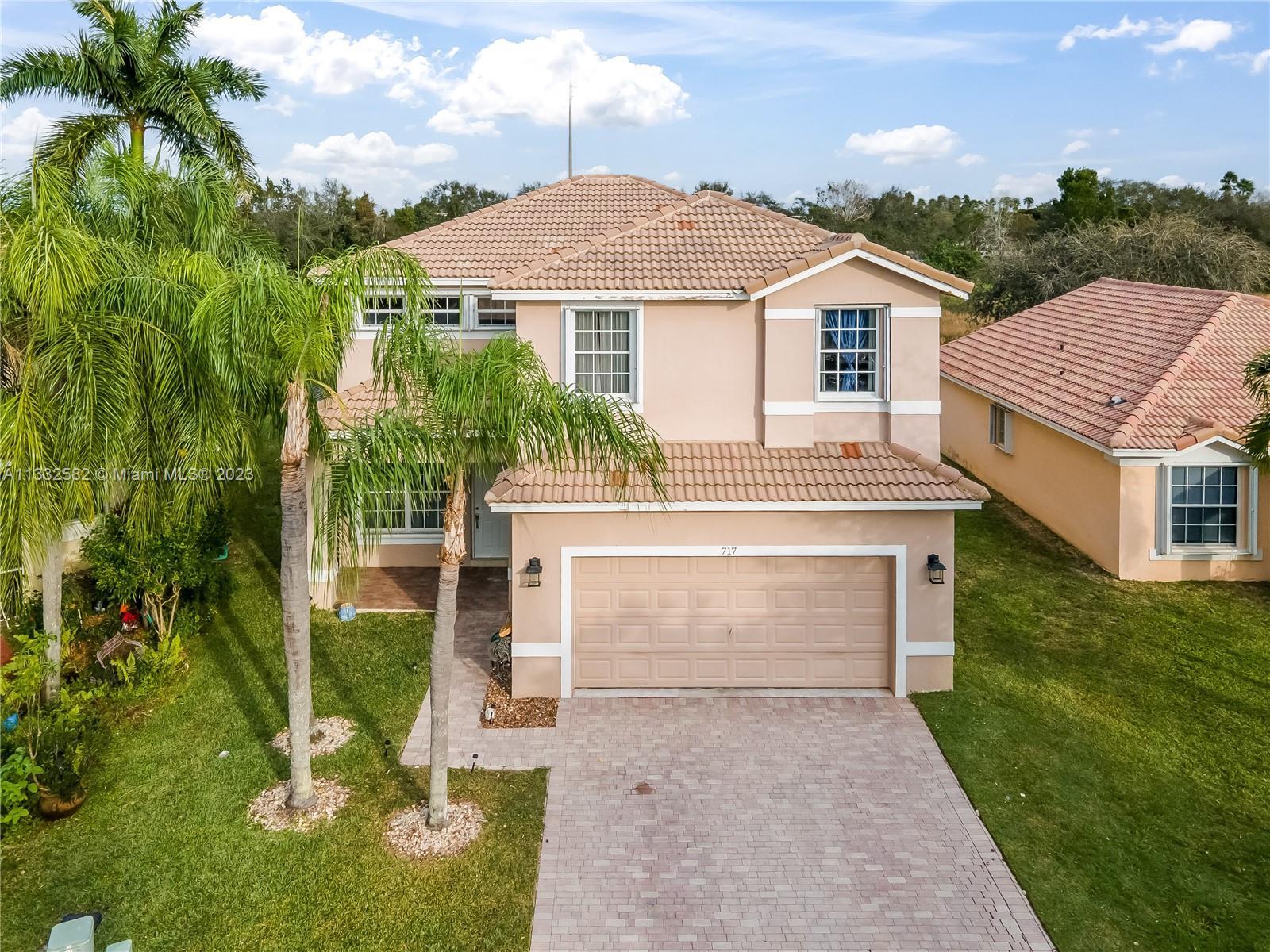 Photo of 717 SW 117th Ave in Pembroke Pines, FL