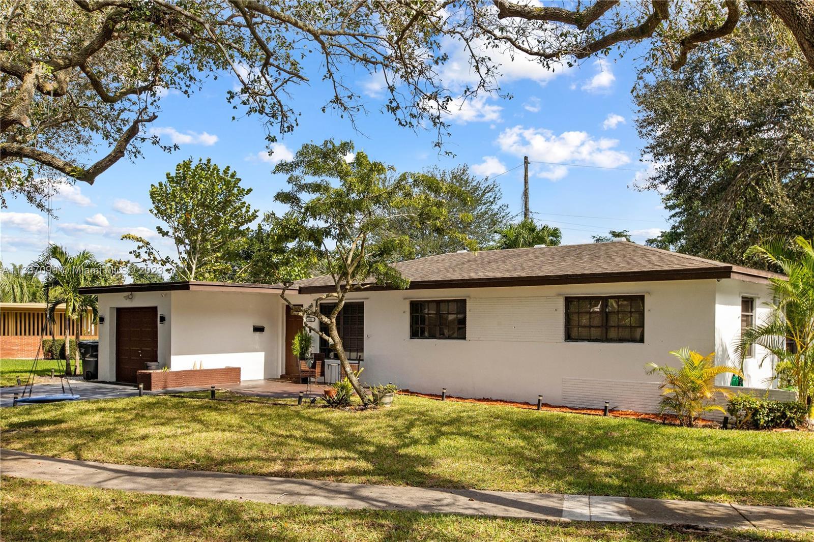 Photo of 401 S 57th Wy in Hollywood, FL