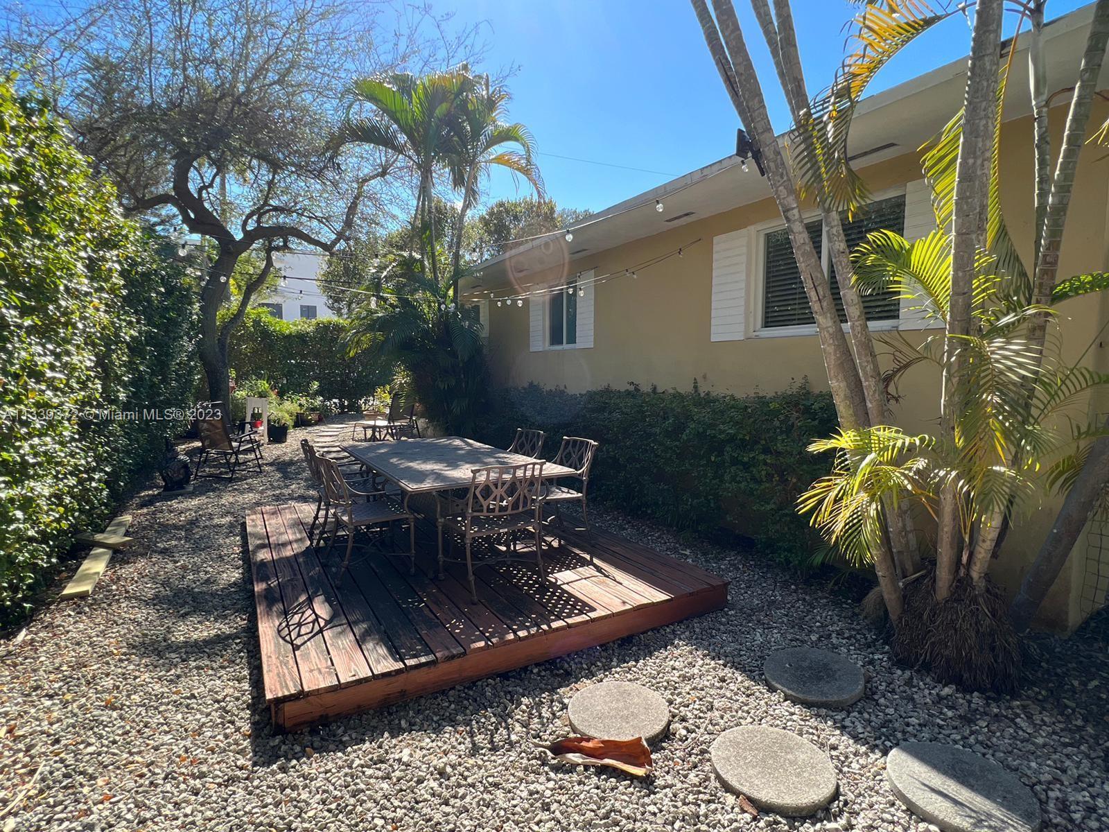 Photo of 2965 W Trade Ave in Miami, FL