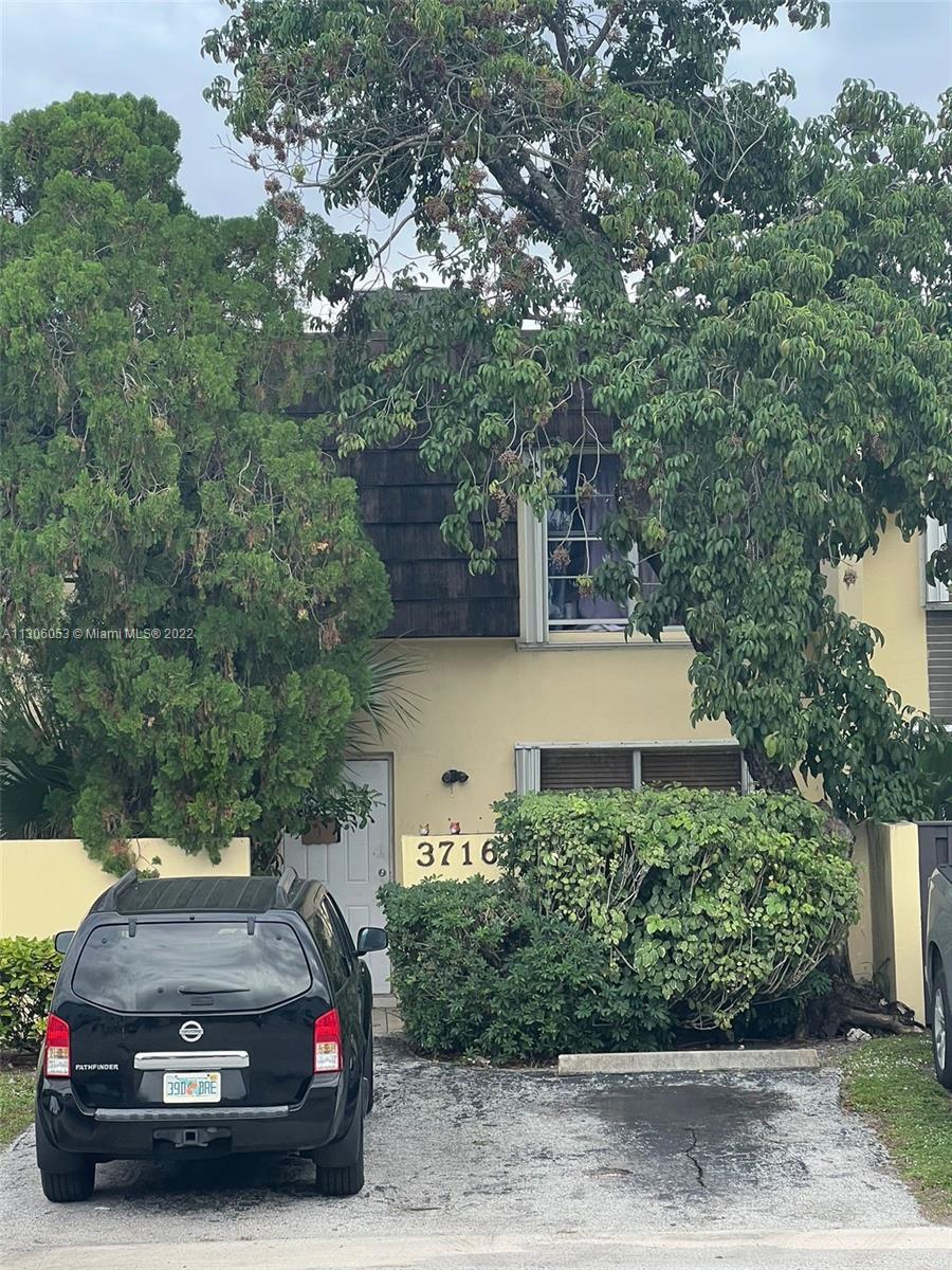 Photo of 3716 SW 60th Ter #27 in Davie, FL