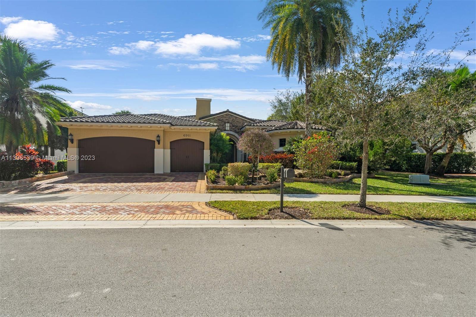 Photo of 6911 Long Leaf Dr in Parkland, FL