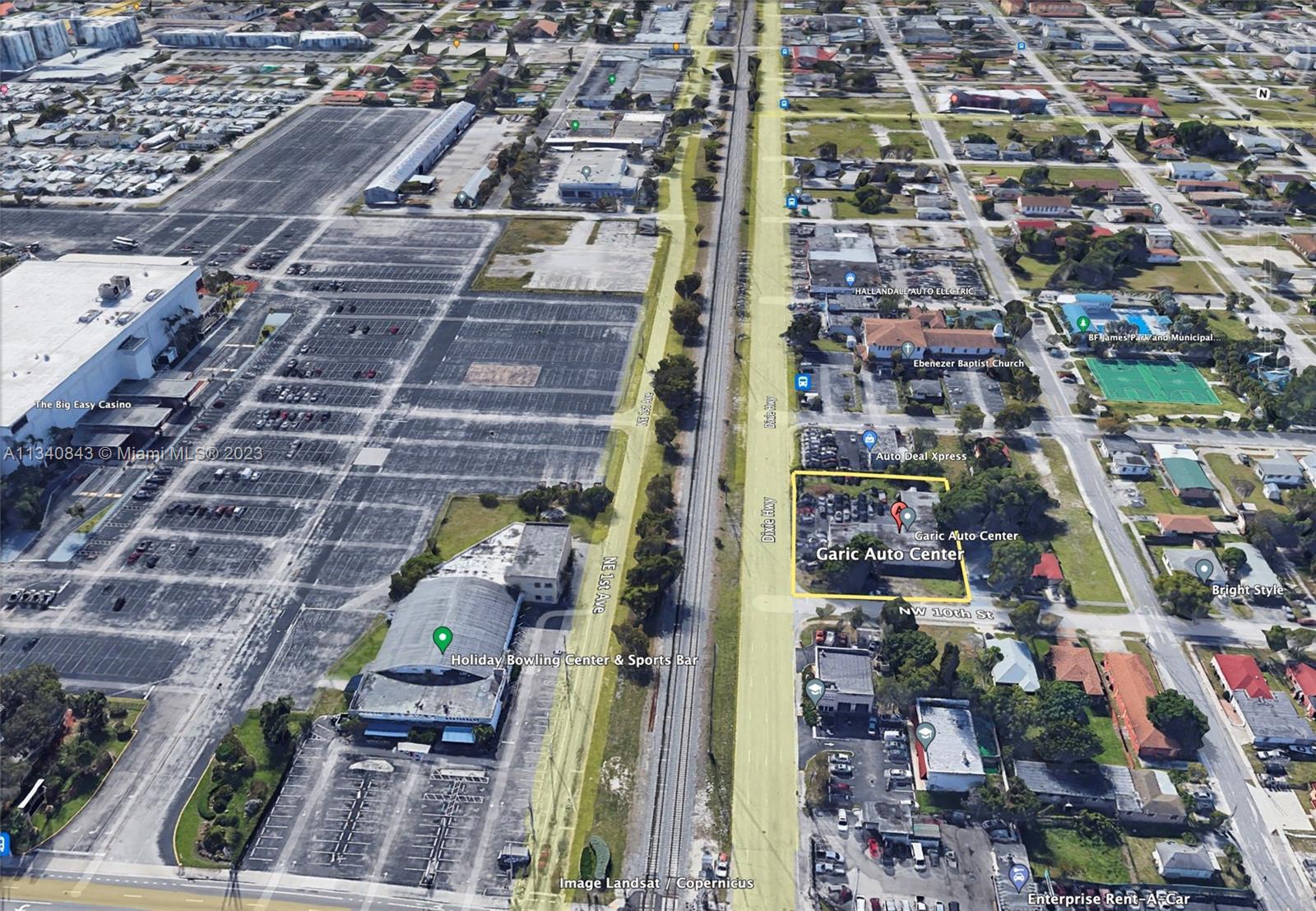 Photo of 909 N Dixie Hwy in Hallandale Beach, FL