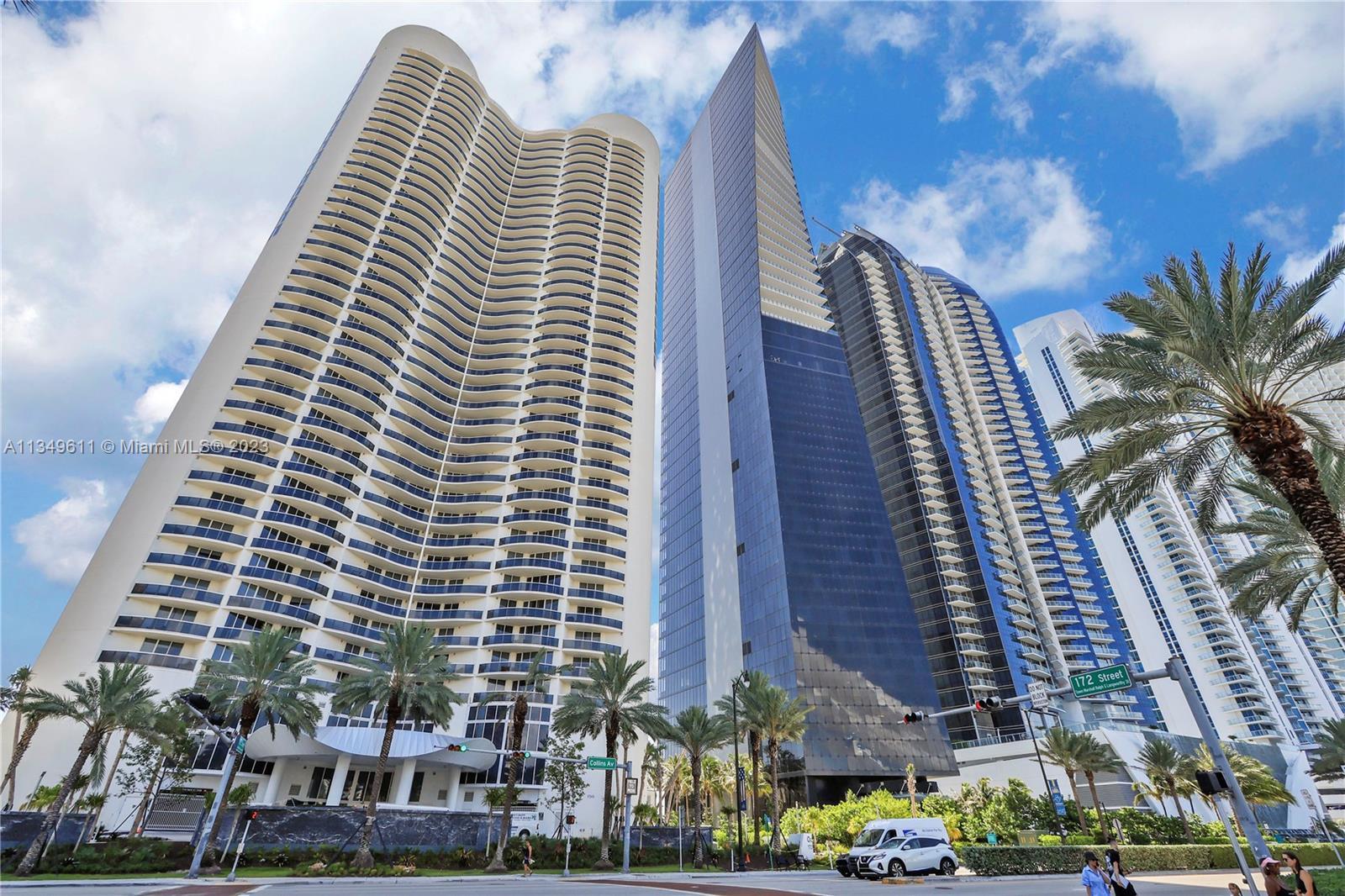 Ocean Four Condo / Sunny Isles Beach / 3 Beds / 3.5 Baths / 2,755 sq. ft. of living area / Two beaut