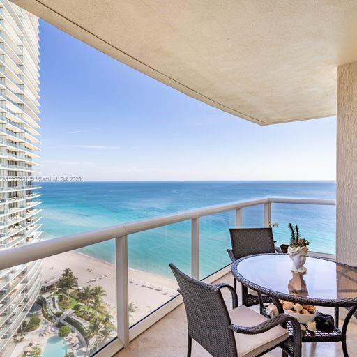 Most modern completely renovated, great taste, designer finished 2 bedroom/2 bathroom apartment. Top