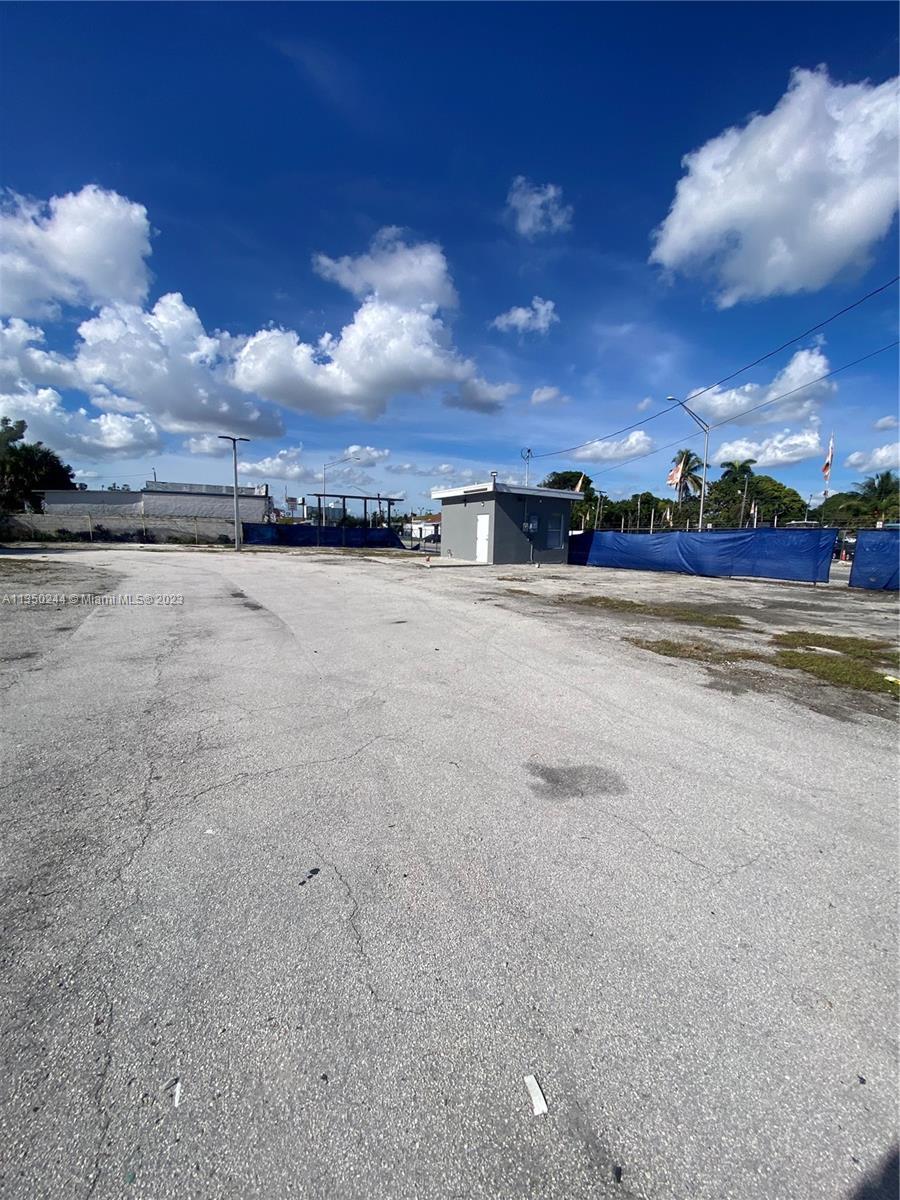 Photo of 300 NW 79th St in Miami, FL